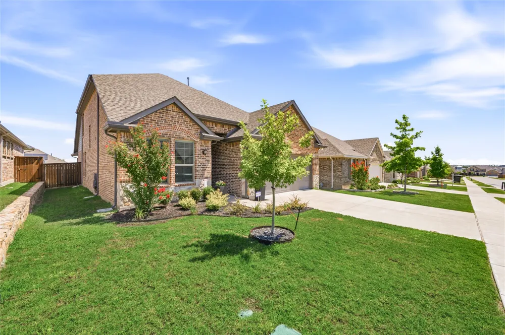 4727 Bluffview Drive Haltom City, TX 76137