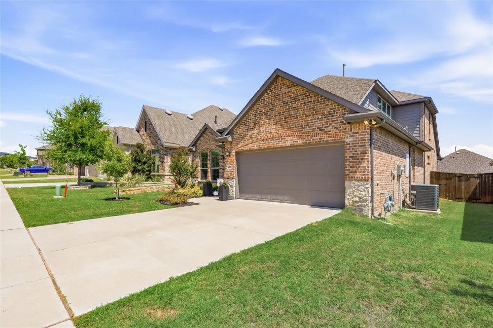 4727 Bluffview Drive Haltom City, TX 76137