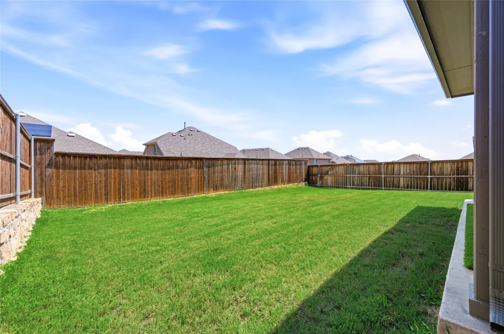 4727 Bluffview Drive Haltom City, TX 76137