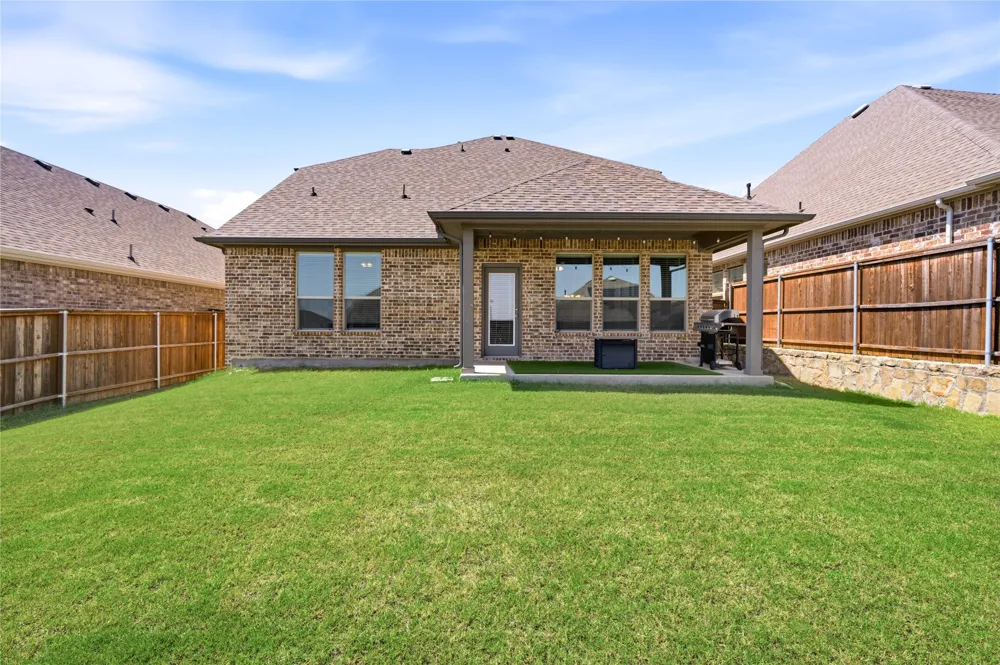 4727 Bluffview Drive Haltom City, TX 76137