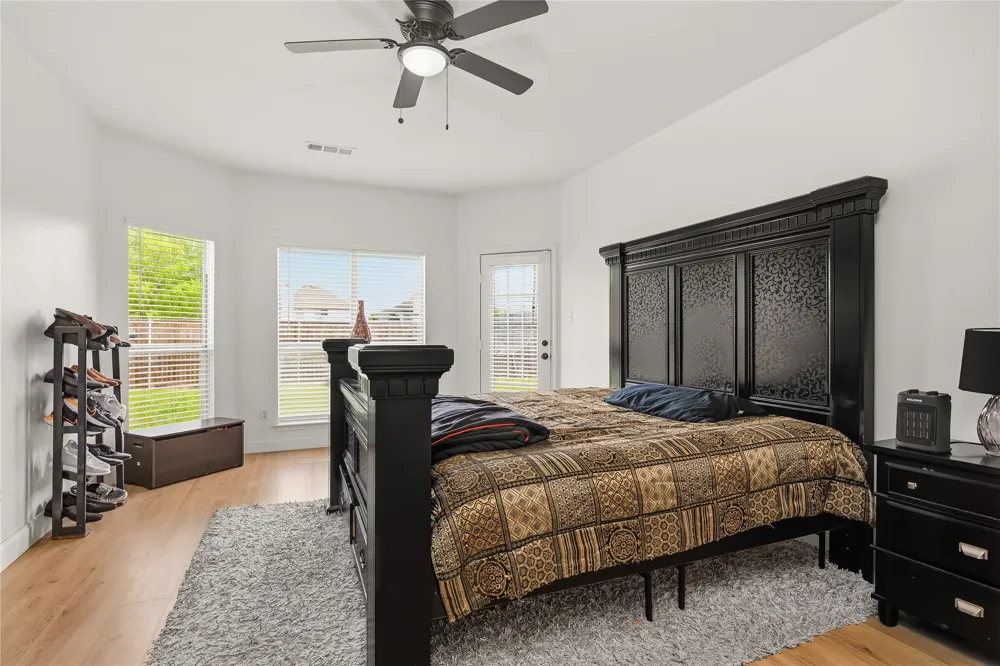709 Gentry Drive Arlington, TX 76018