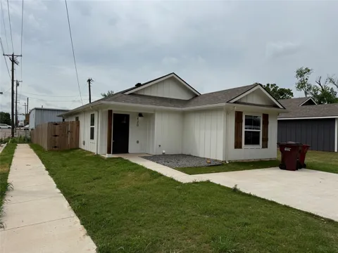 420 E 5th Street