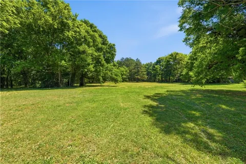 102 Jackson Drive SE