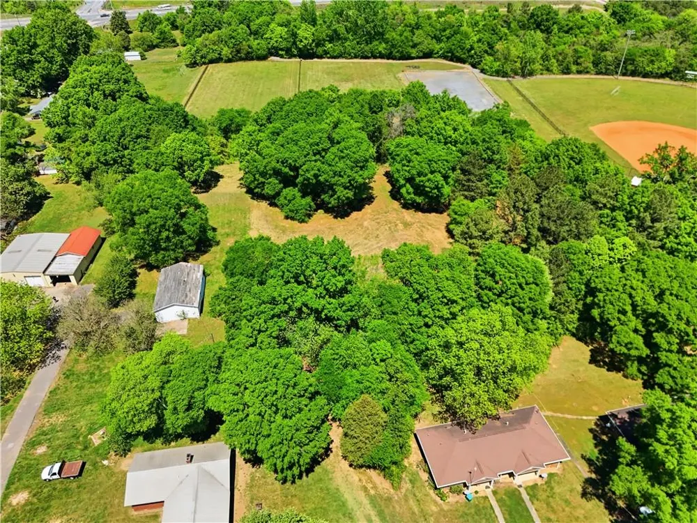 102 Jackson Drive SE Adairsville, GA 30103