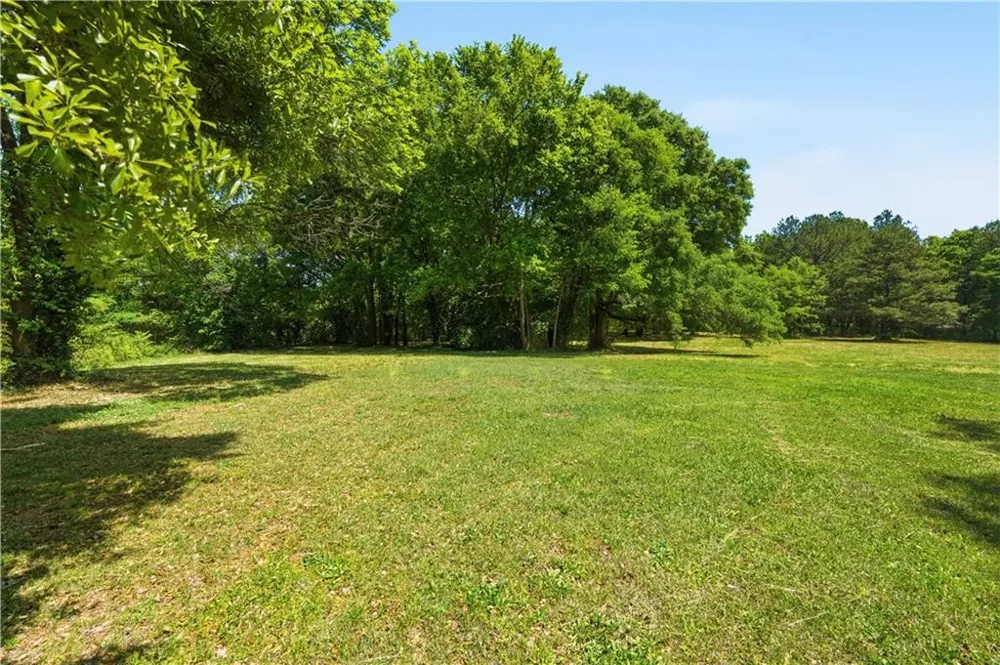 102 Jackson Drive SE Adairsville, GA 30103