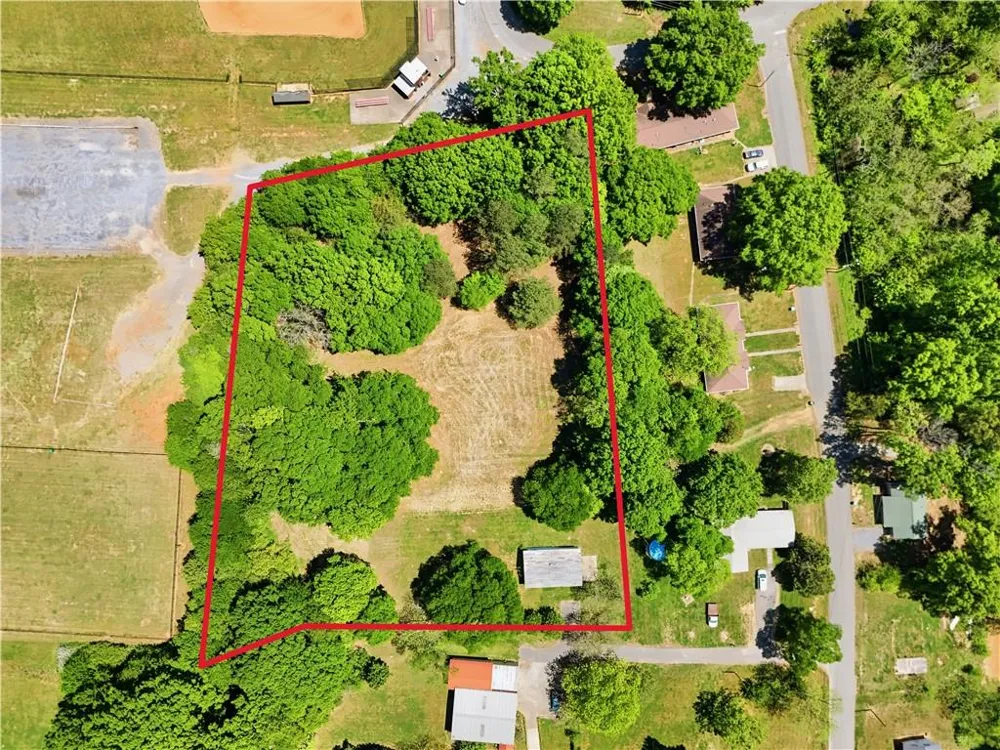 102 Jackson Drive SE Adairsville, GA 30103