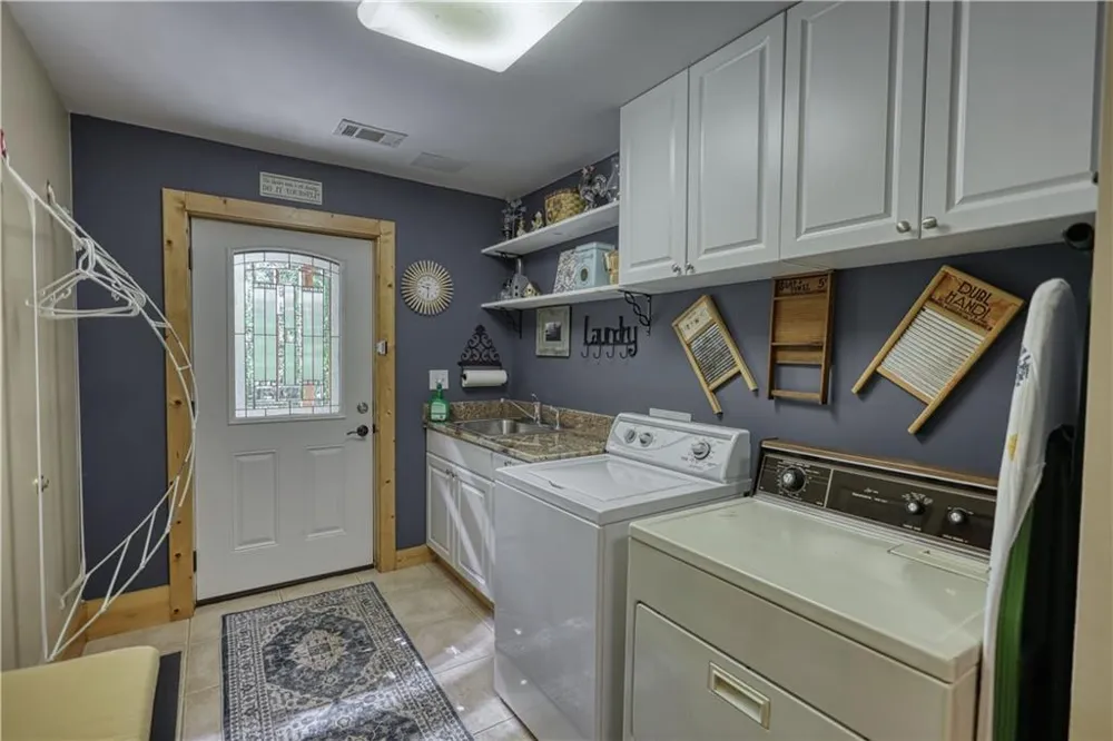 393 Edwards Road Oxford, GA 30054