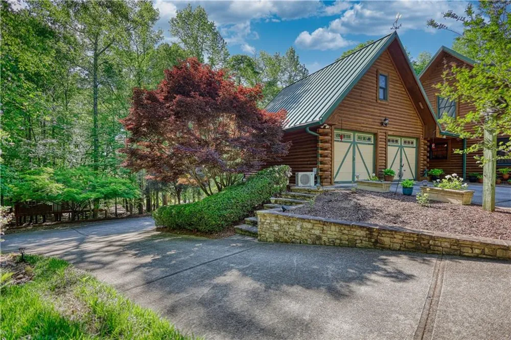 393 Edwards Road Oxford, GA 30054