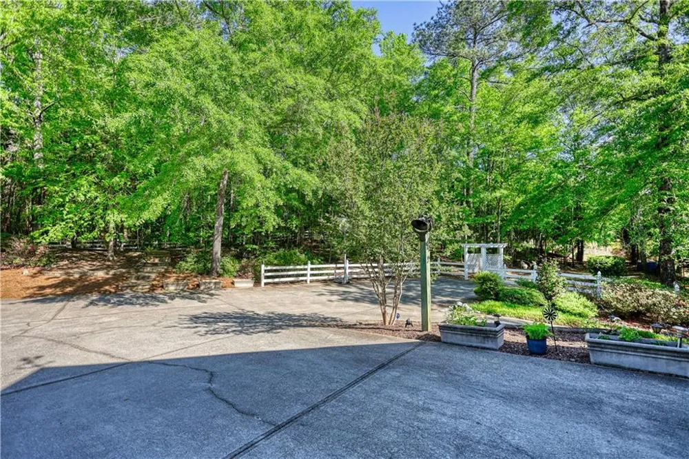 393 Edwards Road Oxford, GA 30054