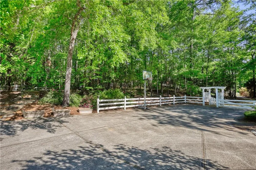 393 Edwards Road Oxford, GA 30054