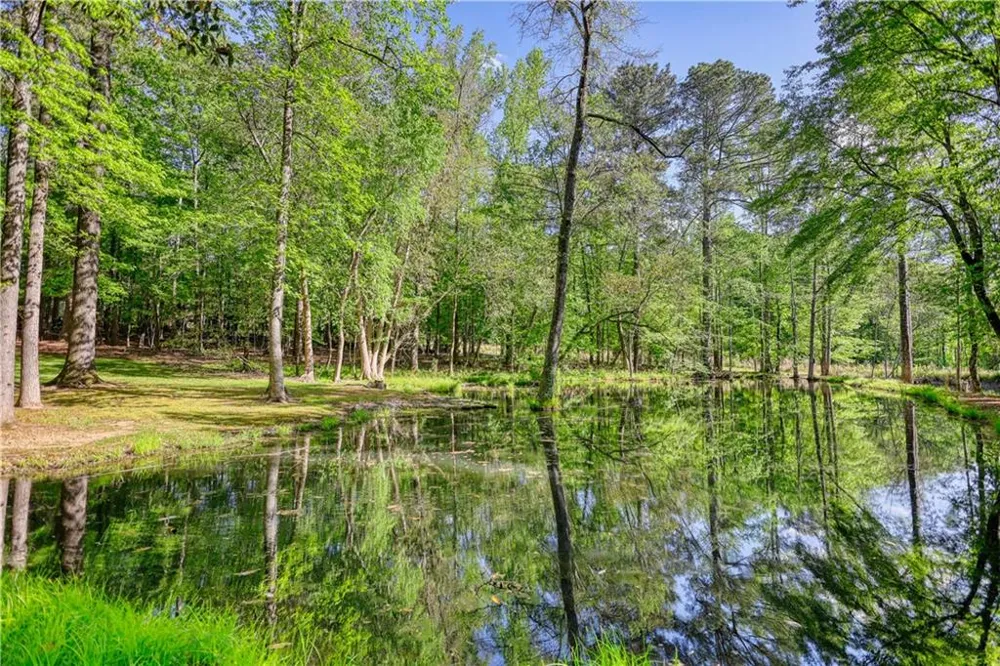 393 Edwards Road Oxford, GA 30054