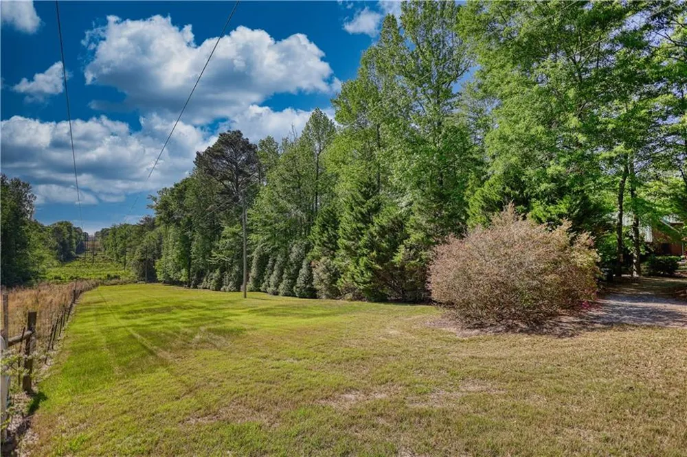 393 Edwards Road Oxford, GA 30054