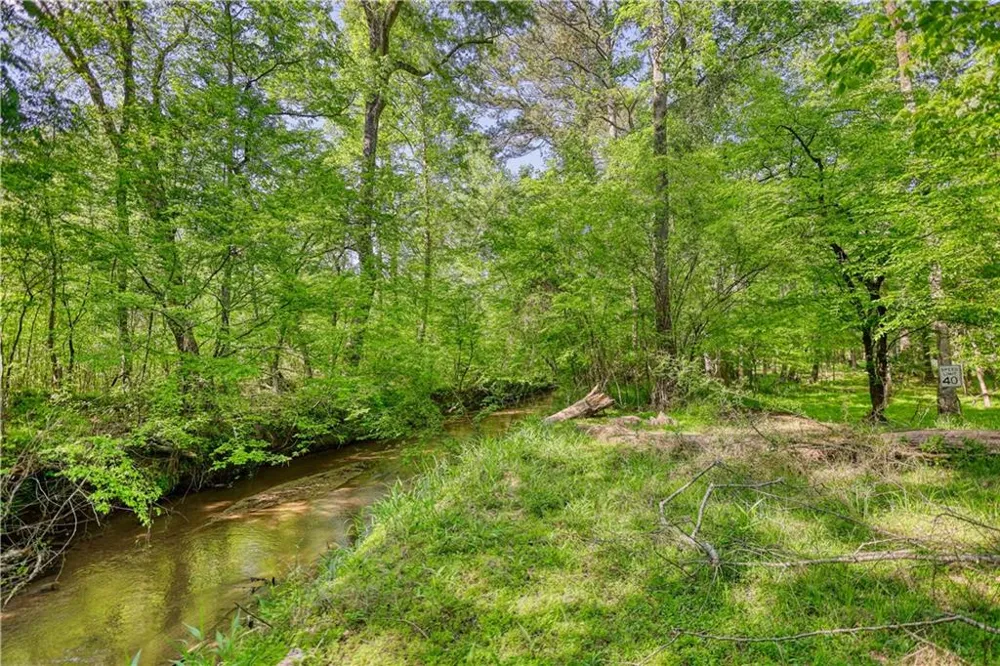 393 Edwards Road Oxford, GA 30054
