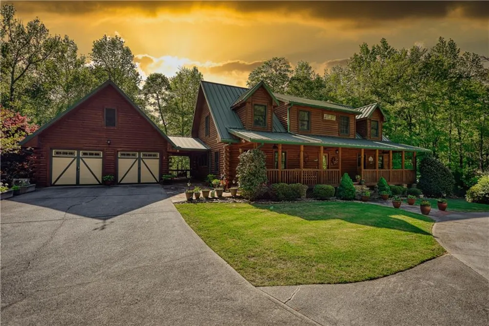 393 Edwards Road Oxford, GA 30054