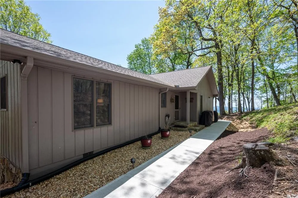 1339 Ridgeview Drive Big Canoe, GA 30143