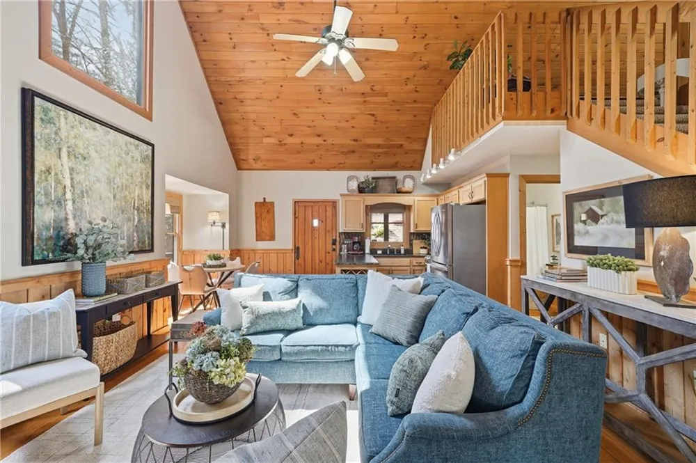 1449 Cherokee Lane McCaysville, GA 30555