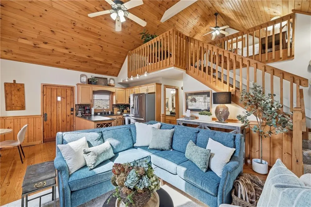 1449 Cherokee Lane McCaysville, GA 30555