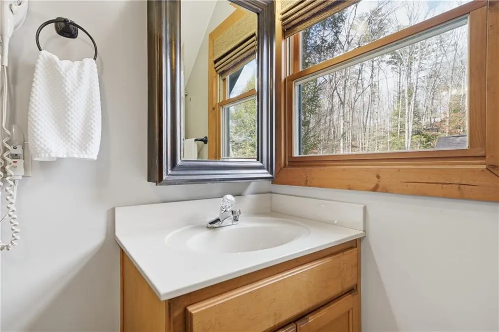 1449 Cherokee Lane McCaysville, GA 30555