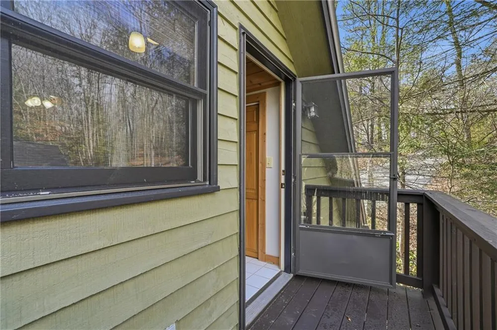 1449 Cherokee Lane McCaysville, GA 30555