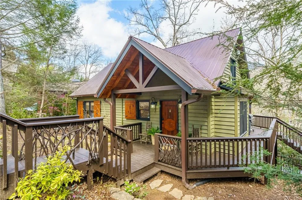1449 Cherokee Lane McCaysville, GA 30555