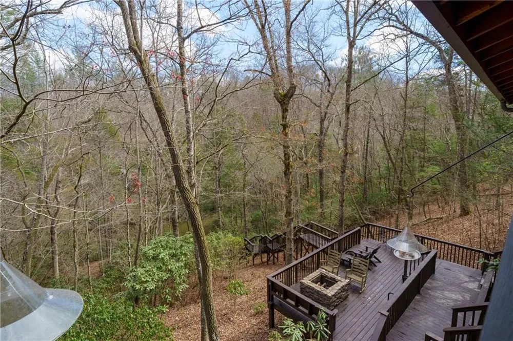 1449 Cherokee Lane McCaysville, GA 30555