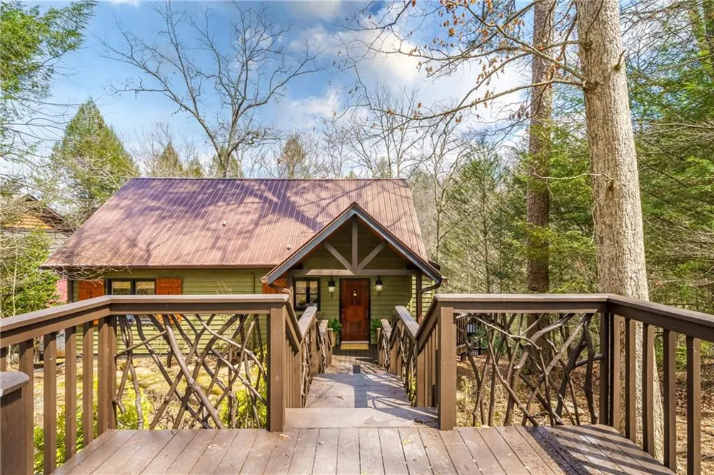 1449 Cherokee Lane McCaysville, GA 30555