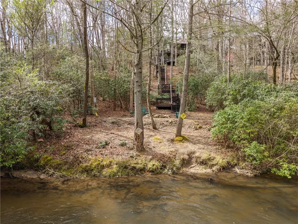 1449 Cherokee Lane McCaysville, GA 30555