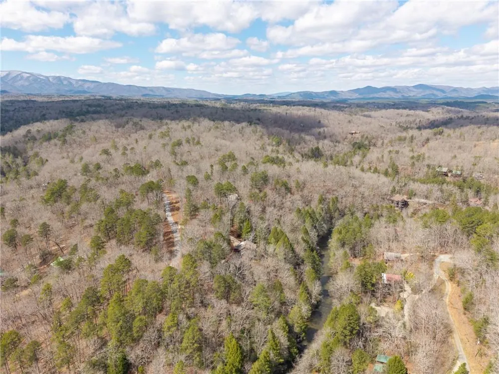 1449 Cherokee Lane McCaysville, GA 30555