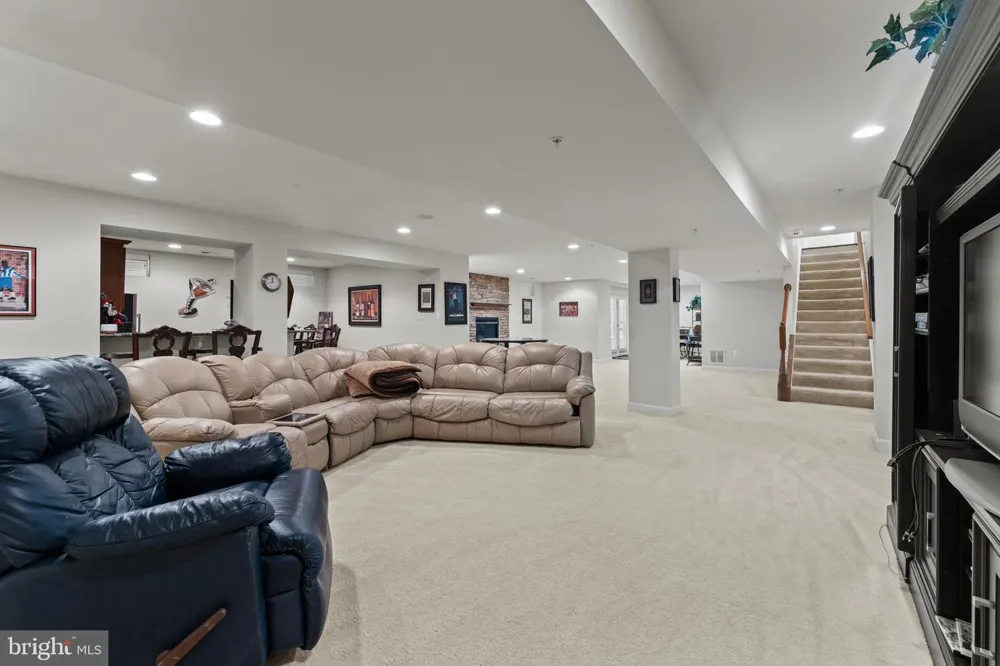 10916 SIR PAUL PLACE Clinton, MD 20735