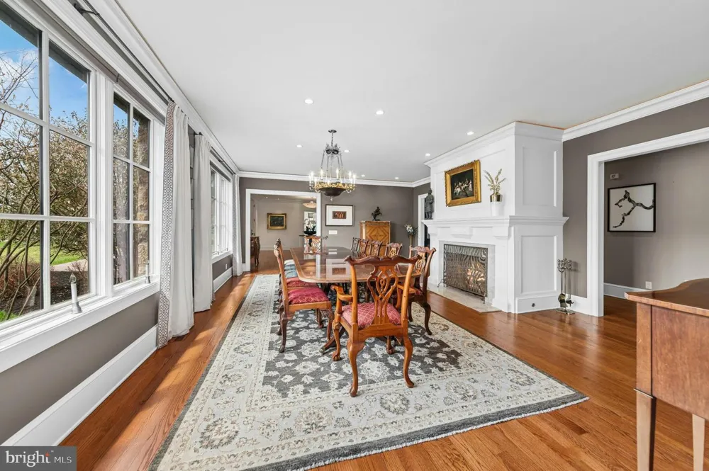 2214 MELROSE LANE Bethlehem, PA 18015