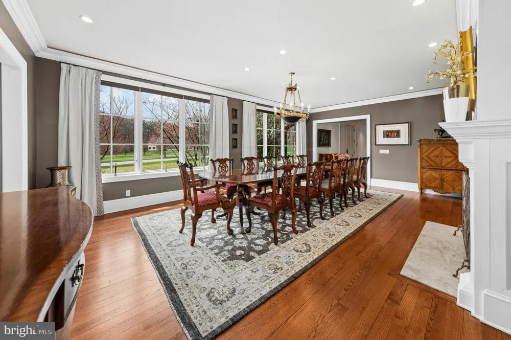 2214 MELROSE LANE Bethlehem, PA 18015