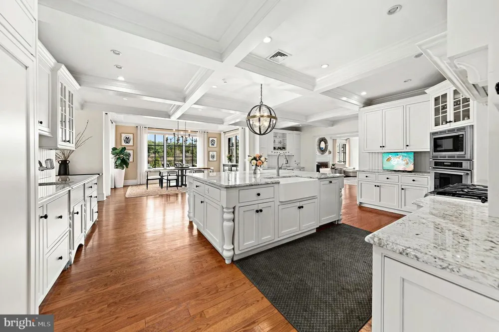 2214 MELROSE LANE Bethlehem, PA 18015