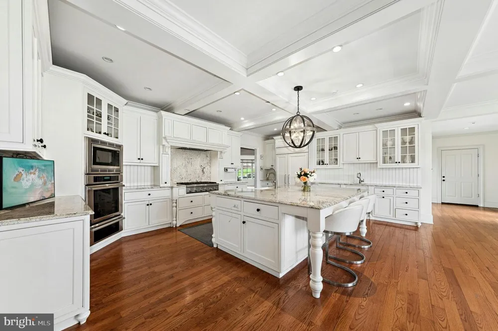 2214 MELROSE LANE Bethlehem, PA 18015