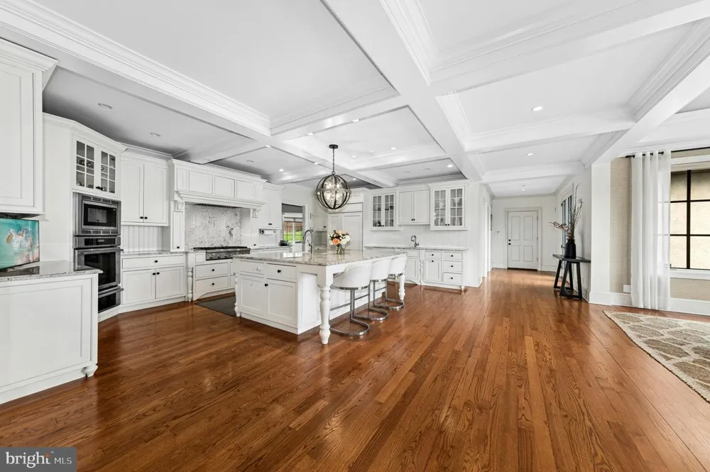2214 MELROSE LANE Bethlehem, PA 18015