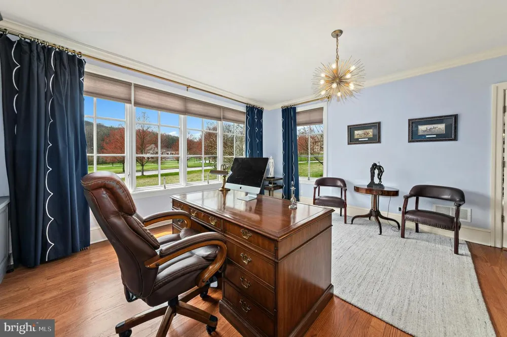 2214 MELROSE LANE Bethlehem, PA 18015