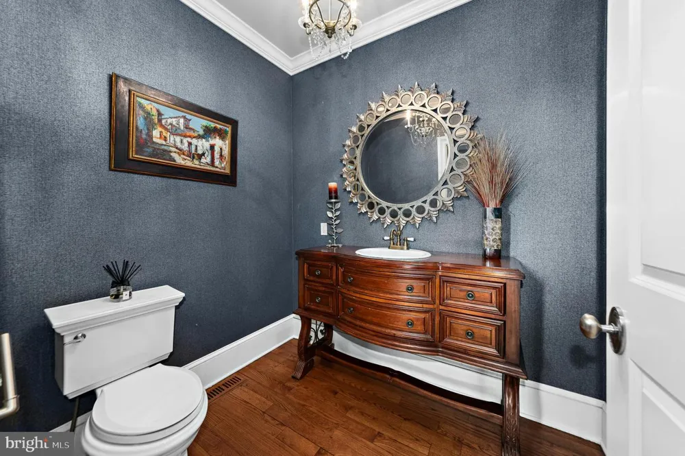 2214 MELROSE LANE Bethlehem, PA 18015
