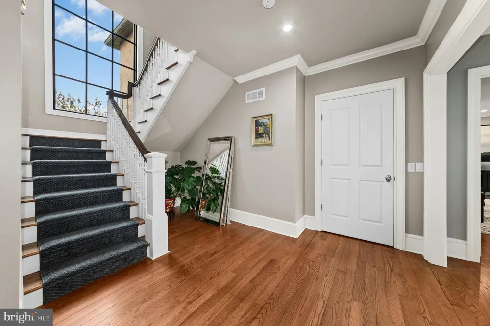2214 MELROSE LANE Bethlehem, PA 18015