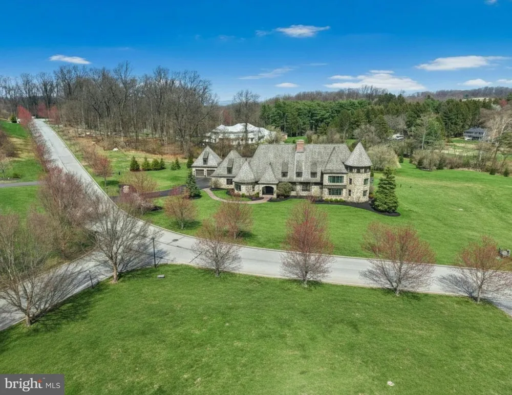 2214 MELROSE LANE Bethlehem, PA 18015