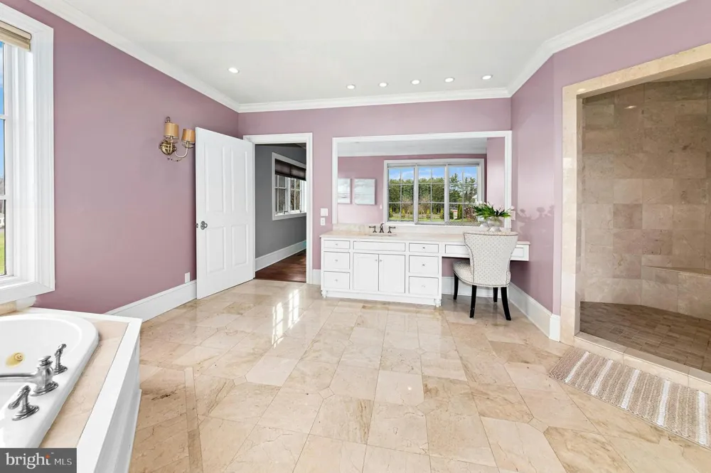 2214 MELROSE LANE Bethlehem, PA 18015