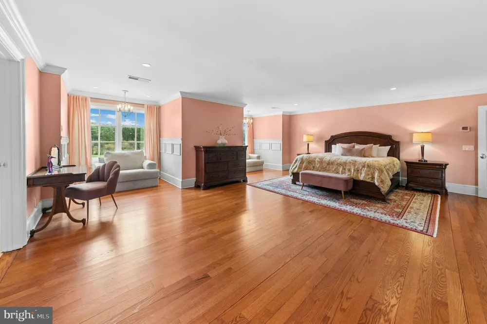2214 MELROSE LANE Bethlehem, PA 18015