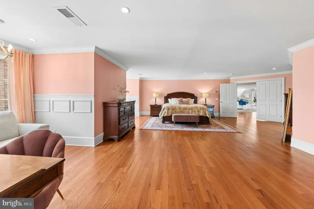 2214 MELROSE LANE Bethlehem, PA 18015
