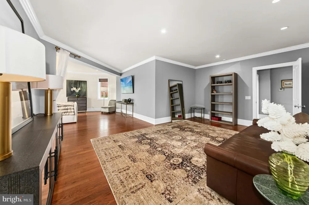 2214 MELROSE LANE Bethlehem, PA 18015