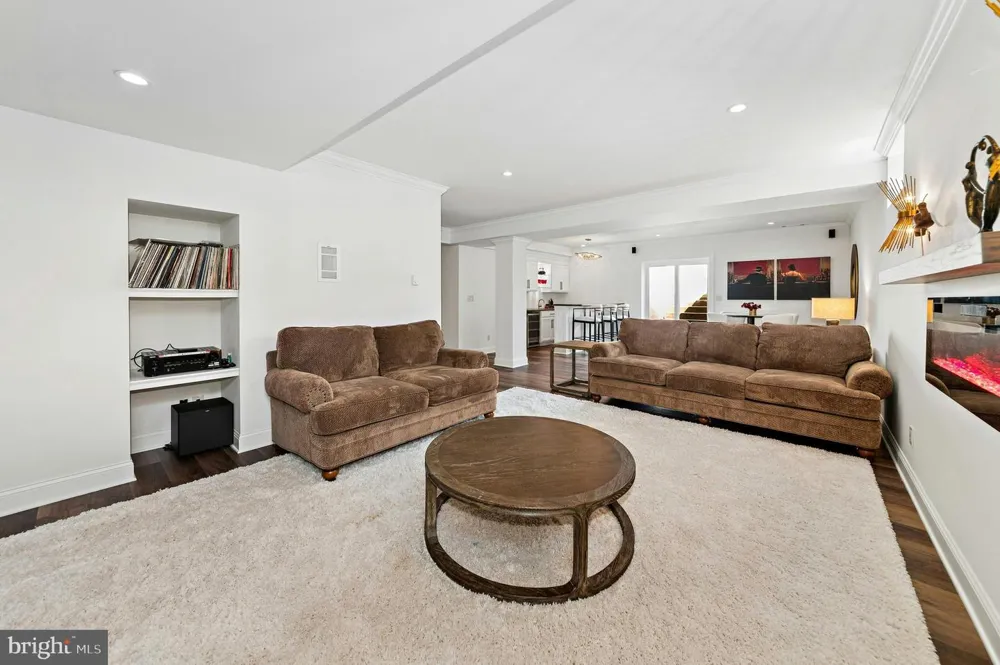 2214 MELROSE LANE Bethlehem, PA 18015