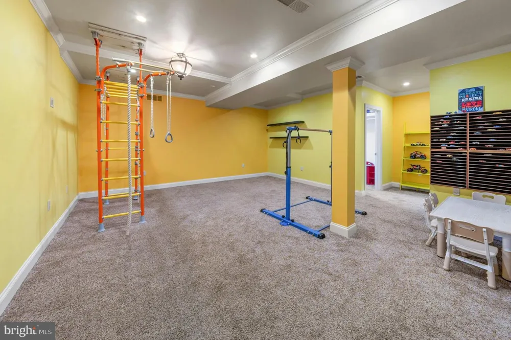 2214 MELROSE LANE Bethlehem, PA 18015