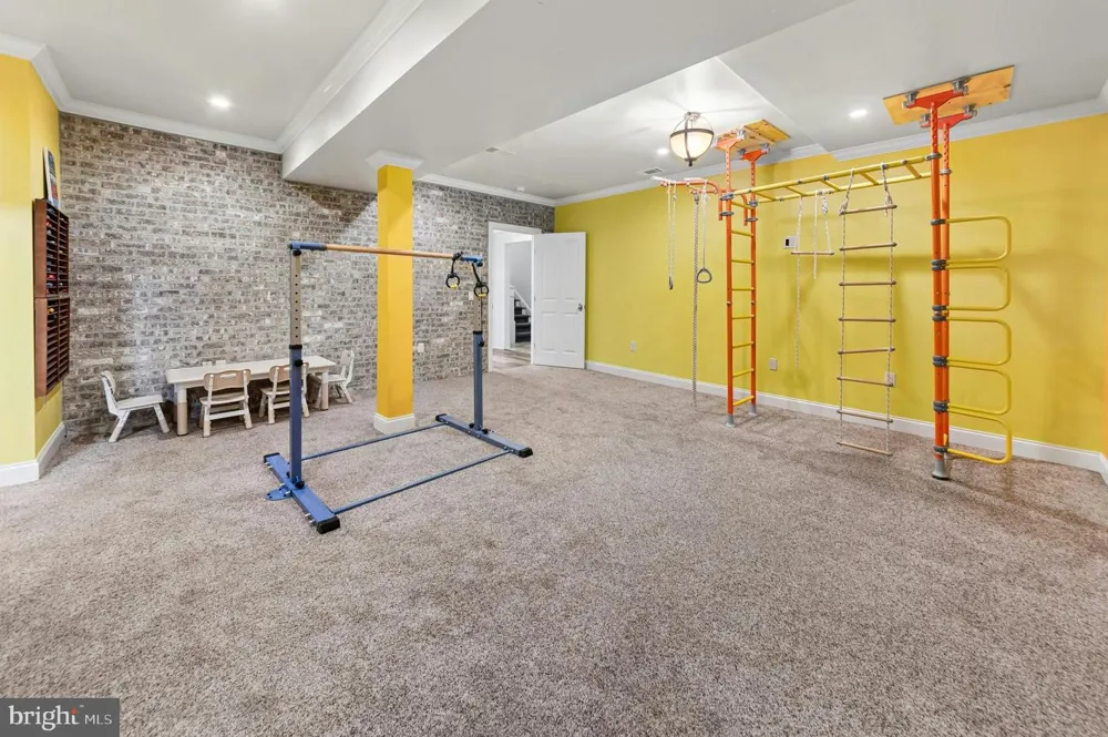 2214 MELROSE LANE Bethlehem, PA 18015