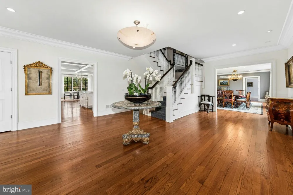 2214 MELROSE LANE Bethlehem, PA 18015