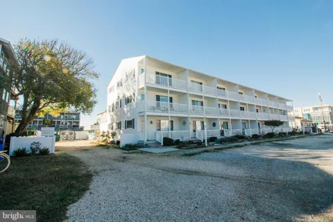 24 DICKINSON AVENUE #8B