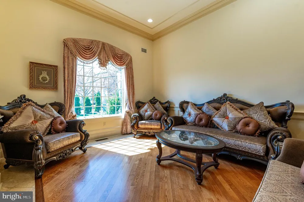 49 CREST BOULEVARD Easton, PA 18045