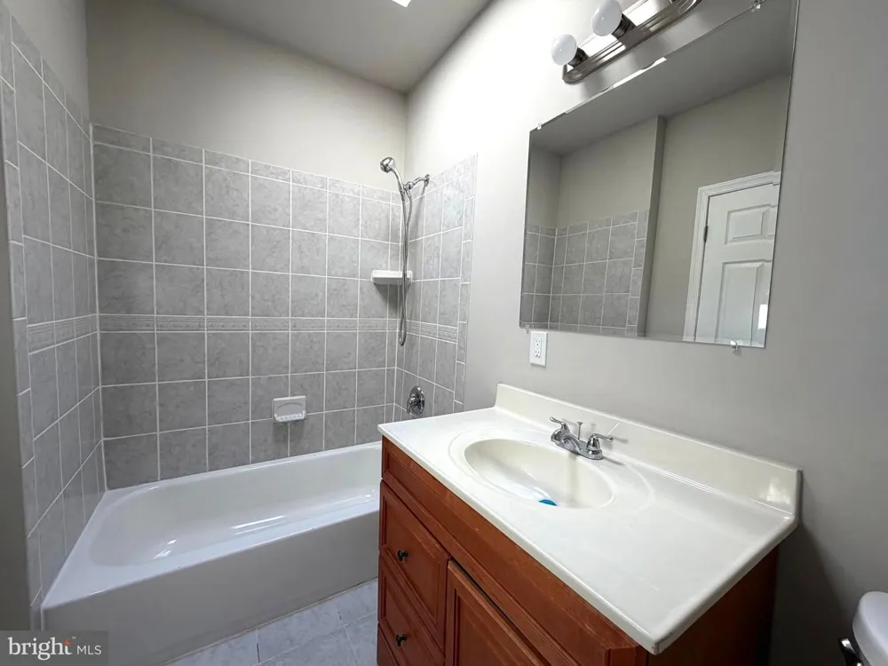 2813 E MADISON STREET Baltimore, MD 21205