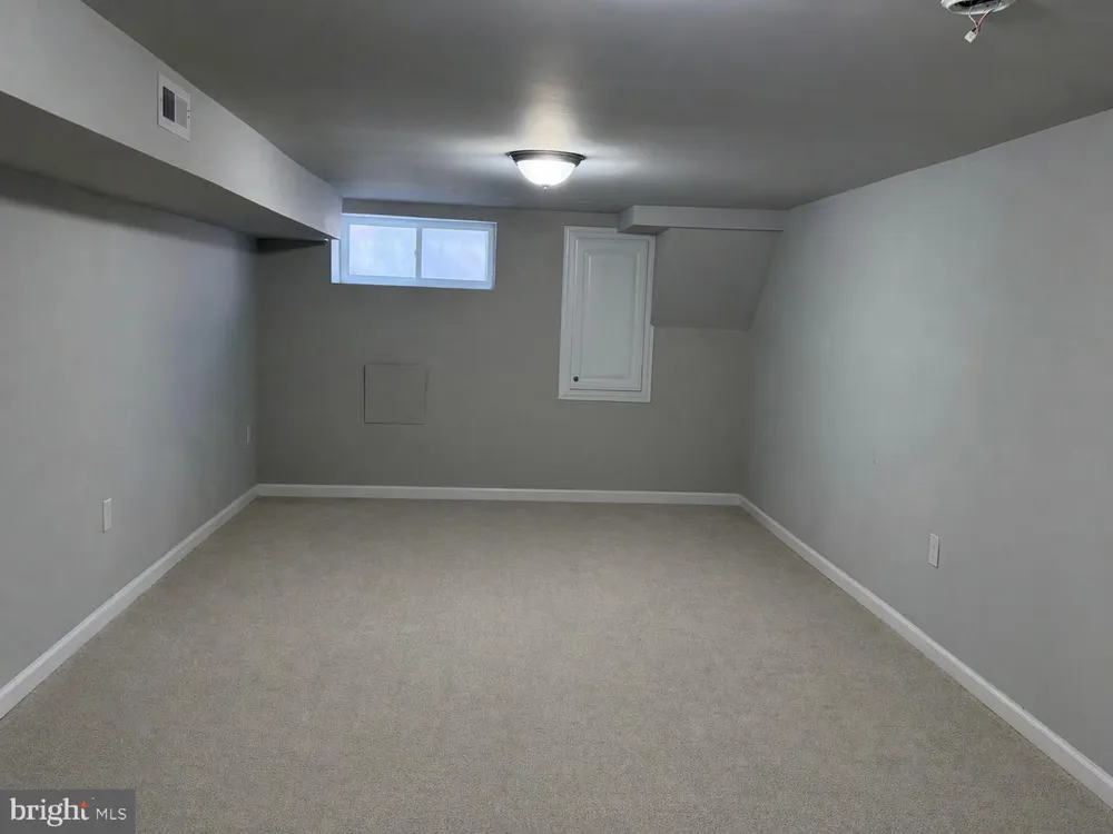 2813 E MADISON STREET Baltimore, MD 21205